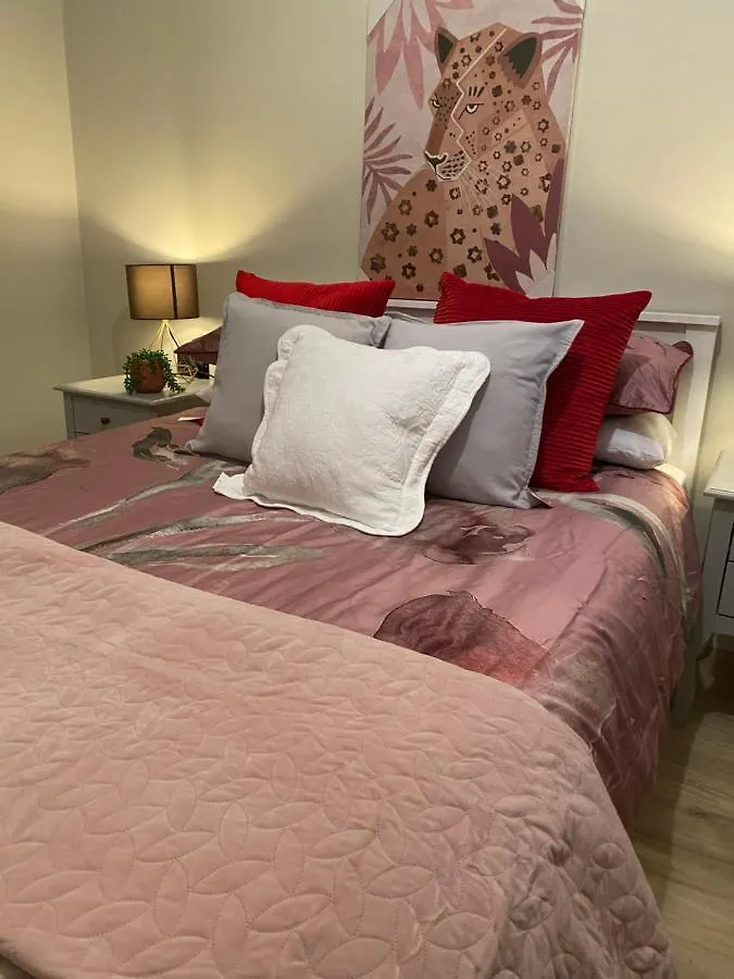 Lovely 3 Bed With Jacuzzi, Close To Airport, Driveway, Wifi Edimburgo Appartamento