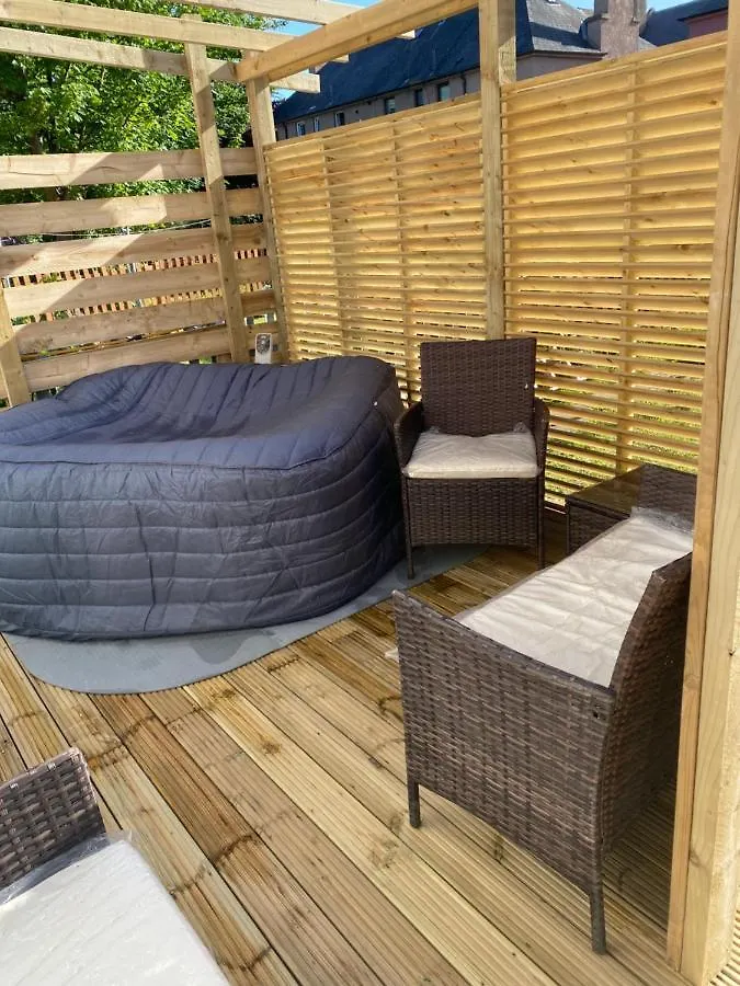 Appartamento Lovely 3 Bed With Jacuzzi, Close To Airport, Driveway, Wifi Edimburgo